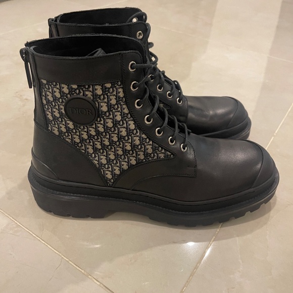 DIOR EXPLORER ANKLE BOOT - Picture 1 of 6
